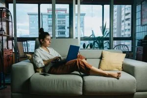 Mencuci Sofa dengan Bersih Maksimal