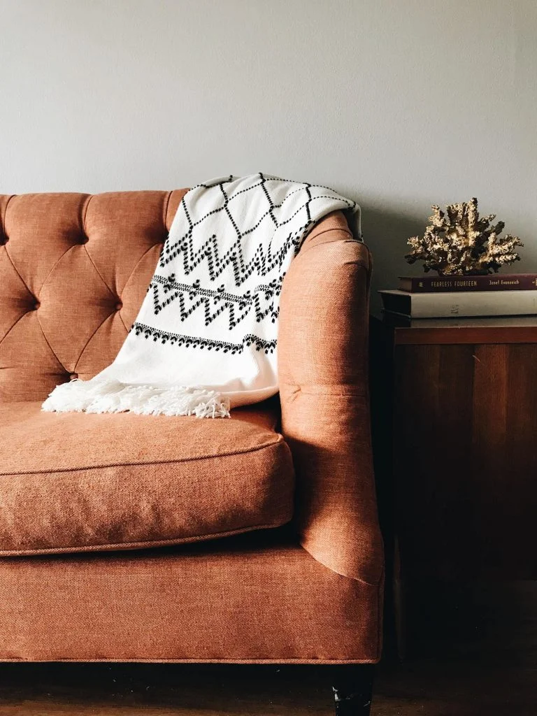 Tidak Ada Jasa Laundry Sofa Terdekat di Daerah Anda?
