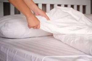 Menggunakan Layanan Jasa, Apakah Biaya Cuci Kasur Mahal?