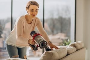 Jasa Bersihkan Sofa Kulit Harga Terjangkau